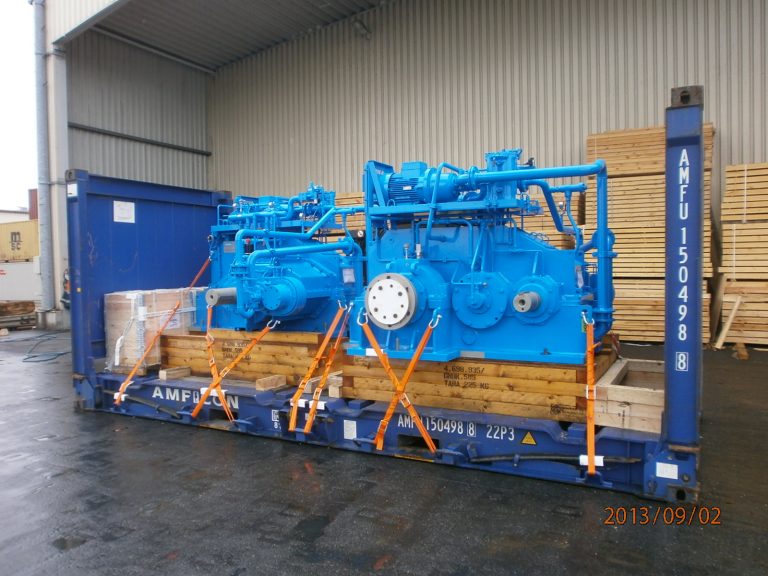 Getriebe gestaut auf  20‘ Flatrack